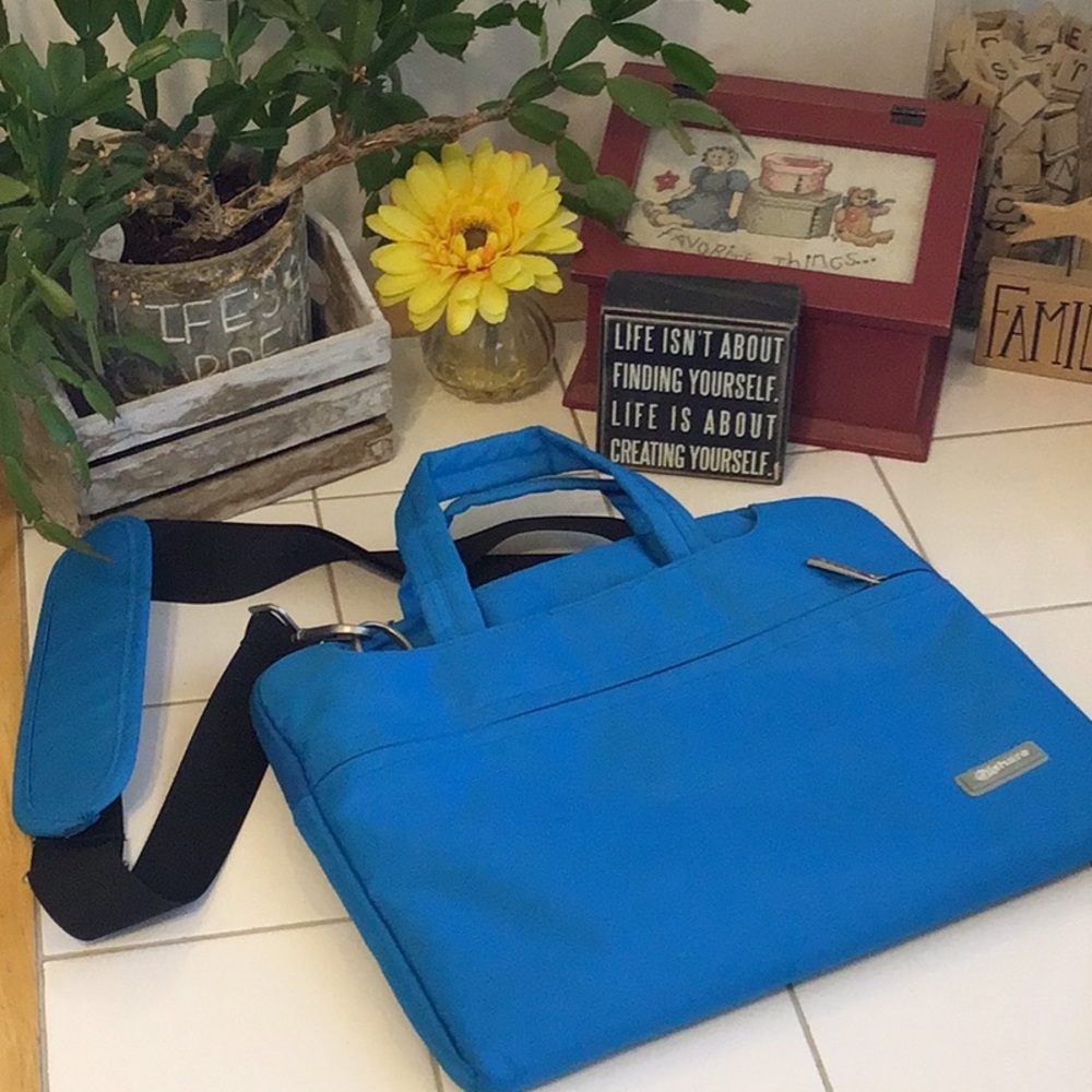 ‘Qishare’ Laptop/Messenger Carrying Case
